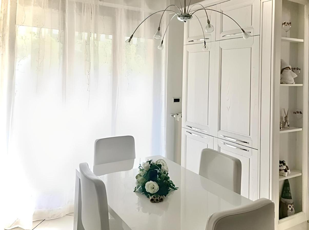 Casa Vacanze Esedra Apartment Pescara Bagian luar foto