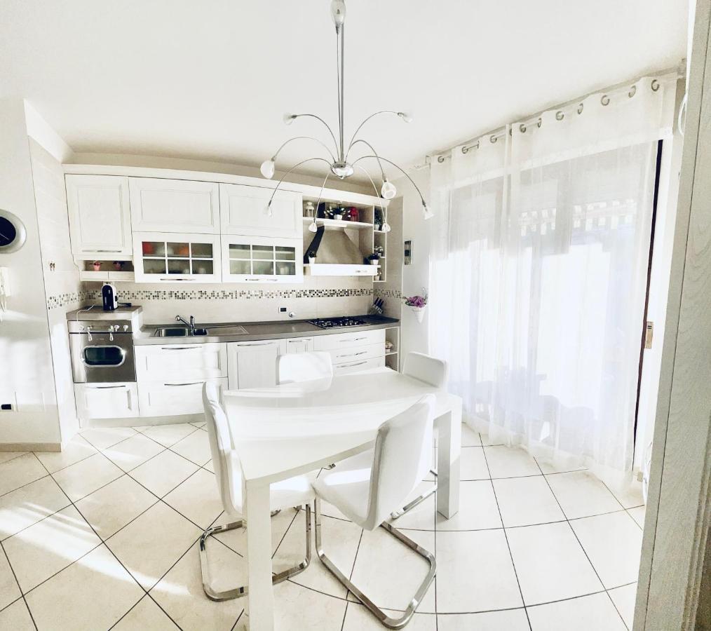 Casa Vacanze Esedra Apartment Pescara Bagian luar foto